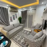 شقة في قلب القاهرة الجديدة تطل على شارع التسعين الشمالي