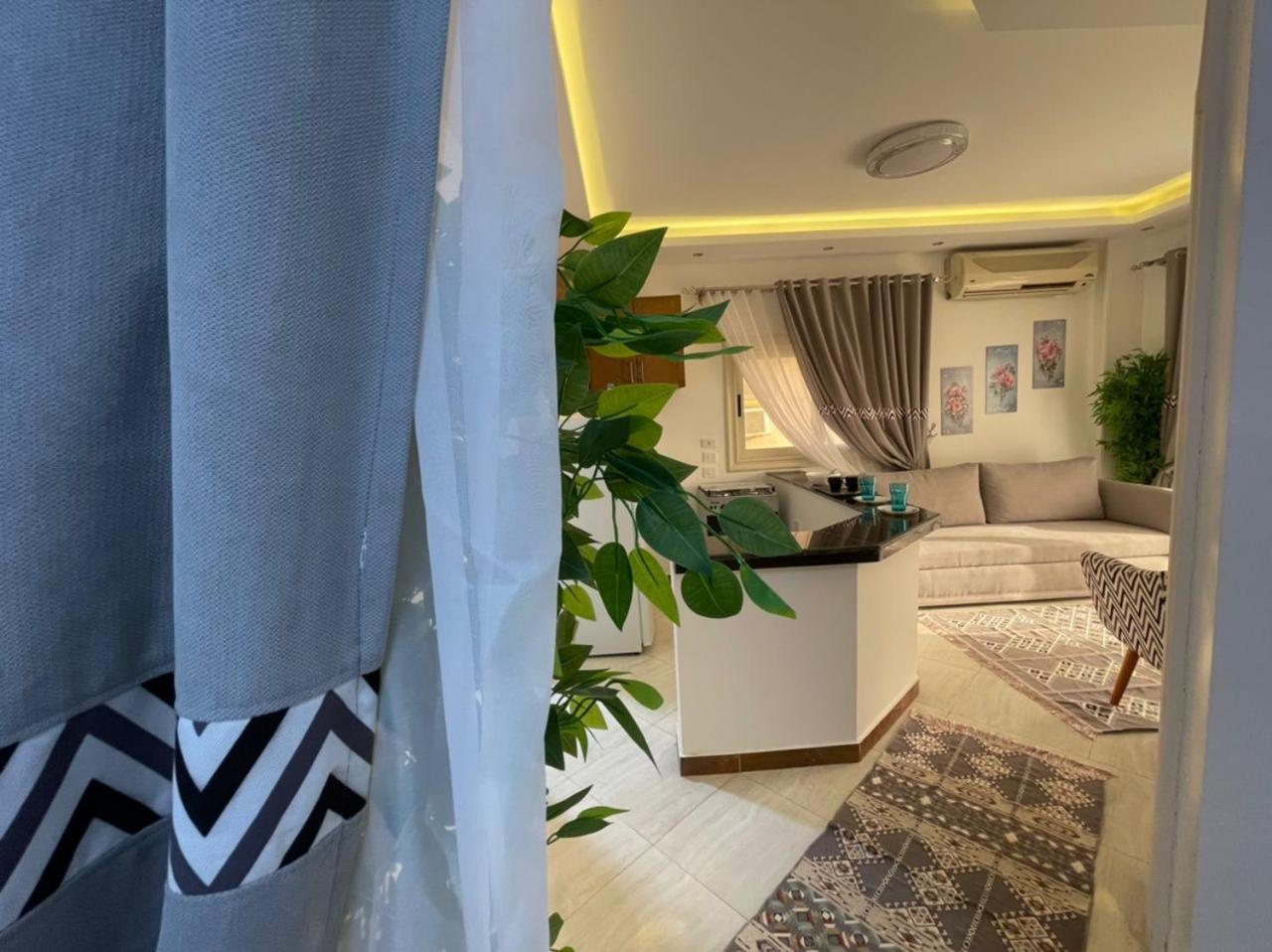 في قلب الجديدة تطل على شارع التسعين الشمالي Appartement Le Caire