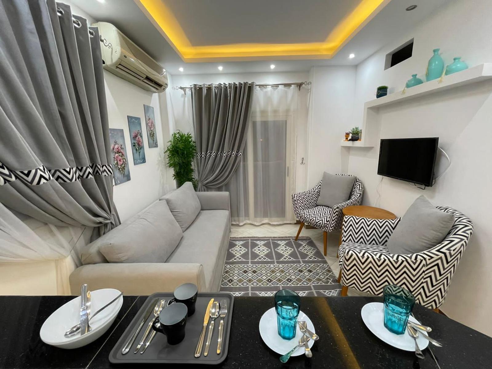 في قلب الجديدة تطل على شارع التسعين الشمالي Appartement Le Caire