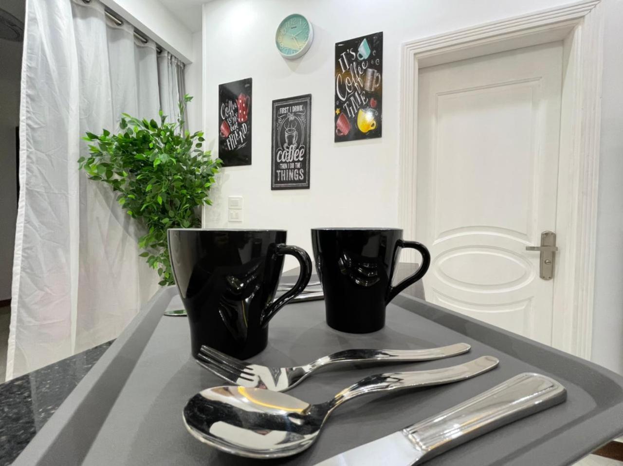 في قلب الجديدة تطل على شارع التسعين الشمالي Appartement Le Caire
